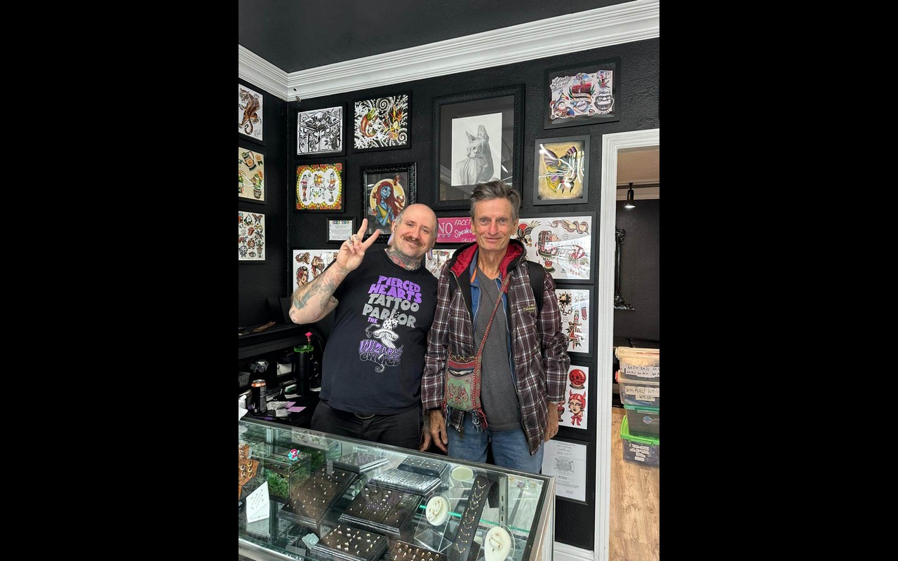 DNA Jewelry Store Customer 32 